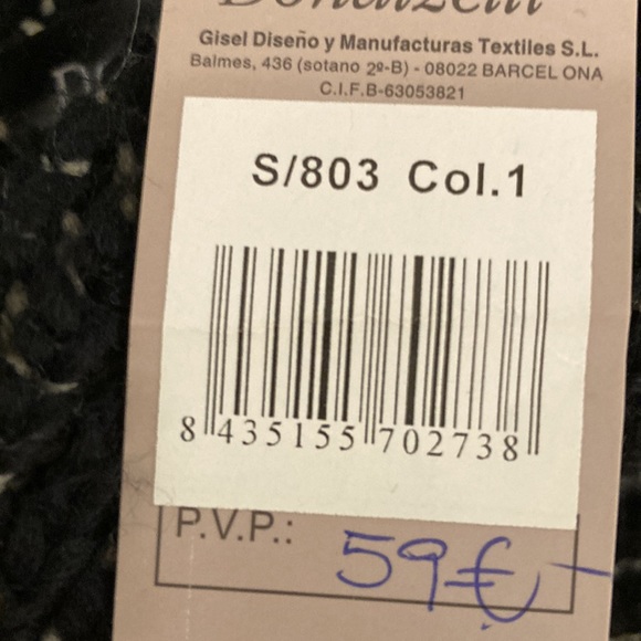 Luxury Italian NWT poncho - Picture 5 of 5